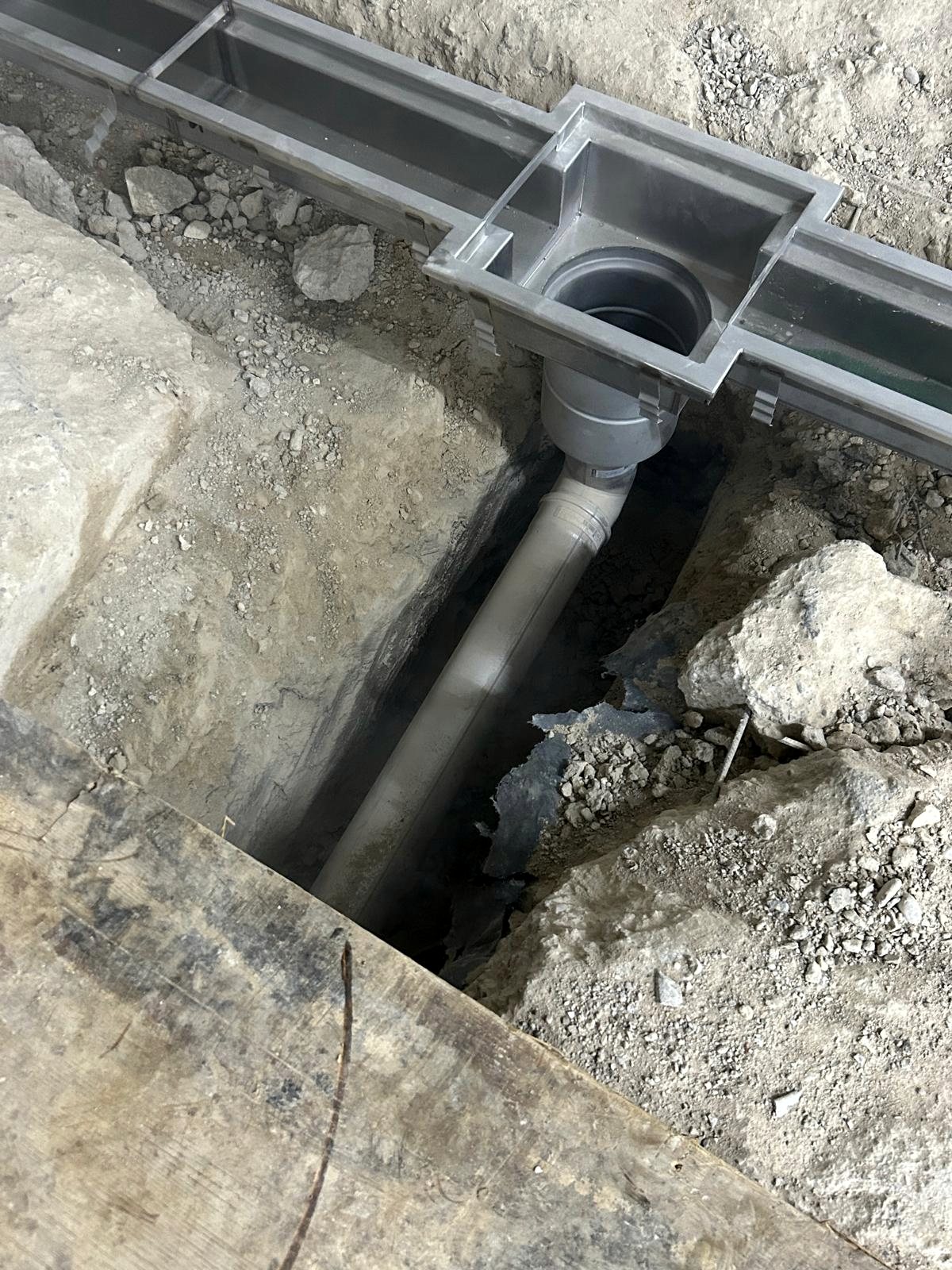 Drain channel detail before floor finish