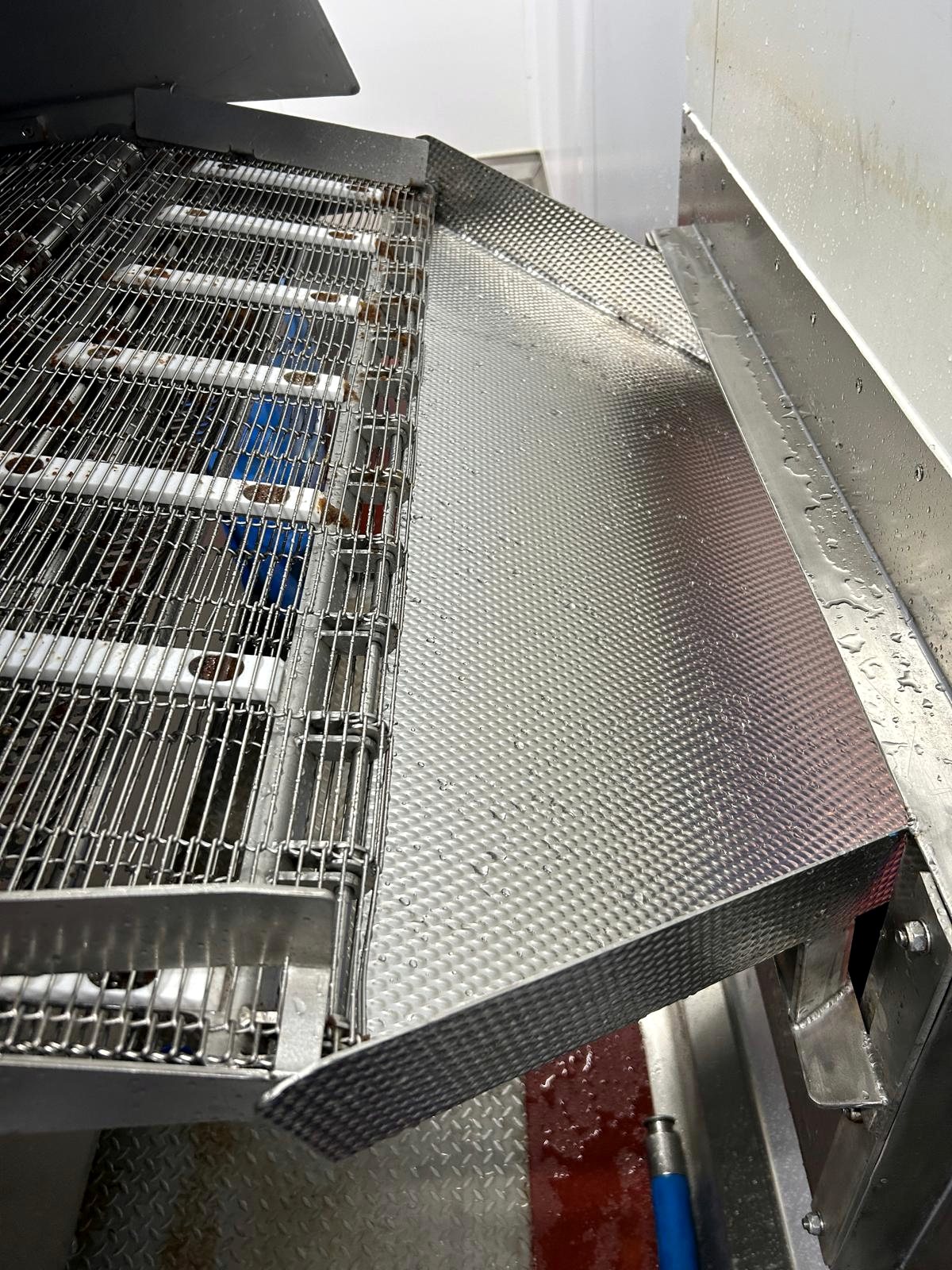 Stainless mesh conveyor detail