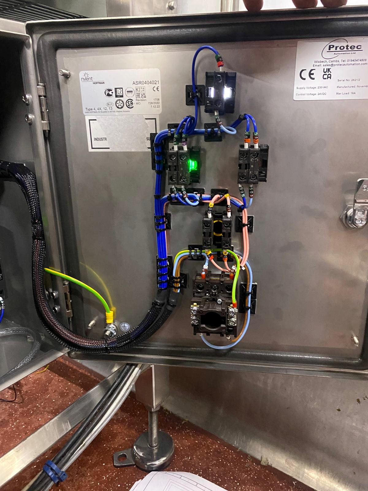 Control cabinet door wiring detail